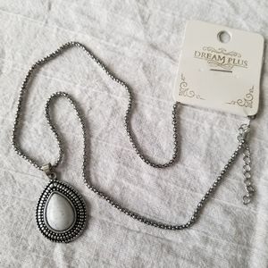 💥 Silver Tone Pendant Necklace